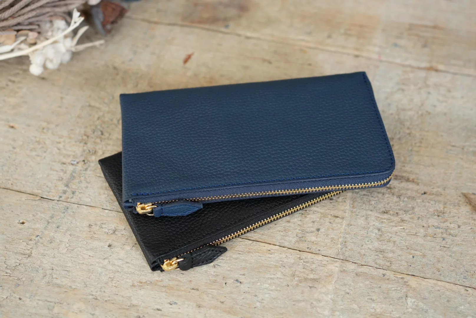 オンライン初登場】理想を叶えるフラットウォレット「SLAIR」中身を