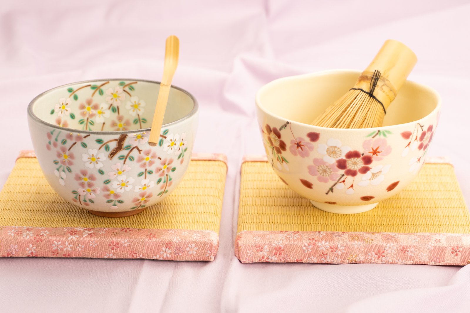 清水焼に咲く、十二か月のうつわ絵巻。三名の女性絵付師による挑戦