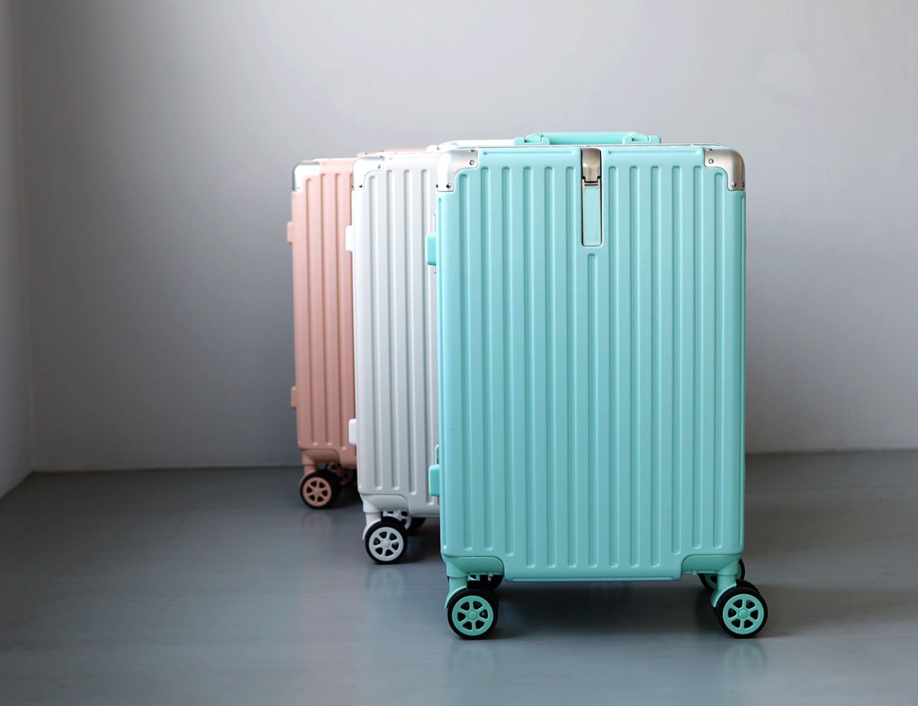 全3色展開】旅と日常を彩る 軽くて丈夫なパステルカラーのスーツケース