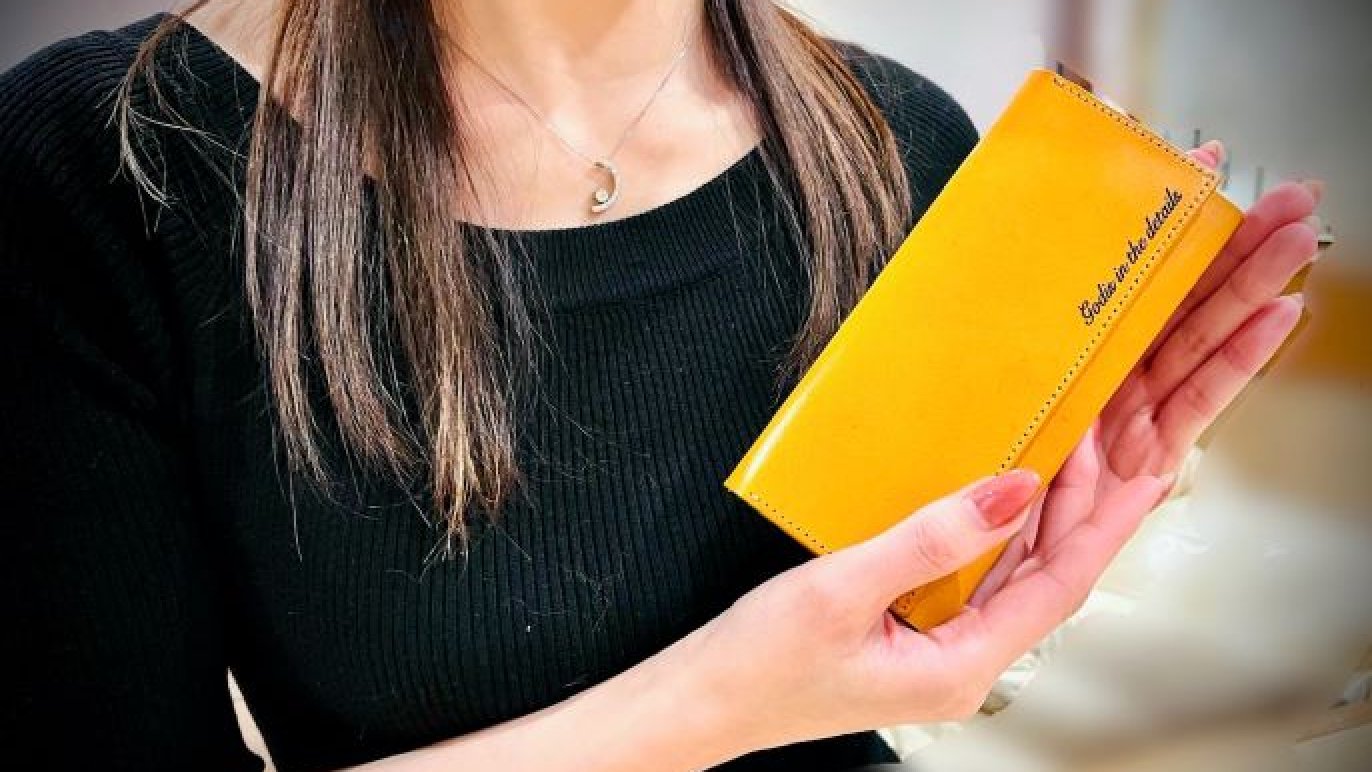 好きな言葉や名前を入れられる】メッセージロングウォレット ～2箇所に  