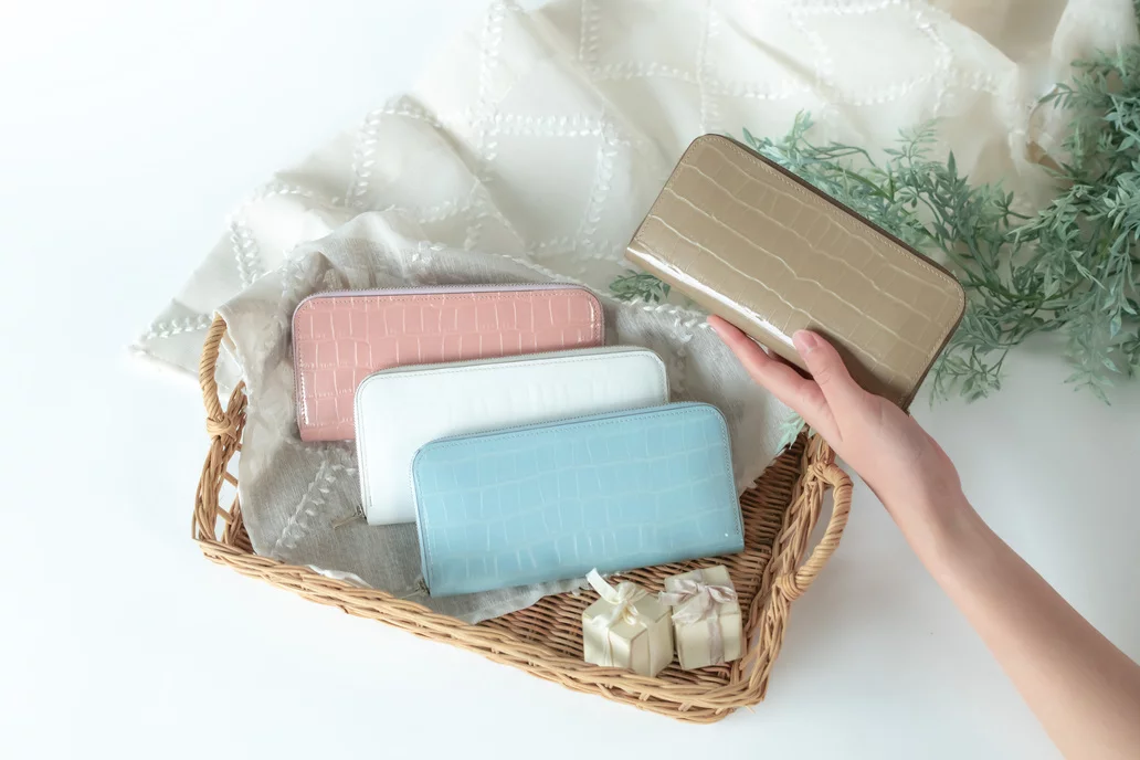 財布職人が最小の限界に挑戦！美麗な【キャッシュレス時代の極小  