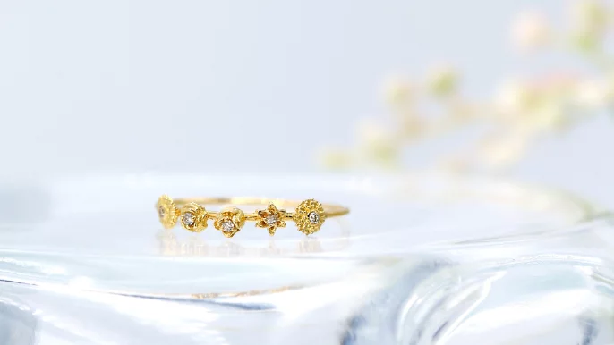 5種の花を1本に。【K18/Pt900/K10】本物素材に触れ価値を高める 5種の花を1本に。【K18/Pt900/K10】本物素材に触れ価値を高める