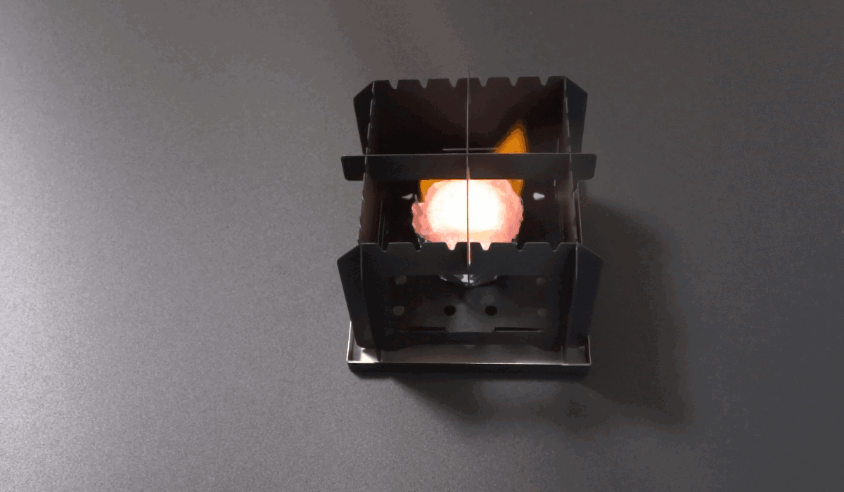 薄さ8mm、わずか113g】いつでも持ち運べるポケットサイズの本格チタン