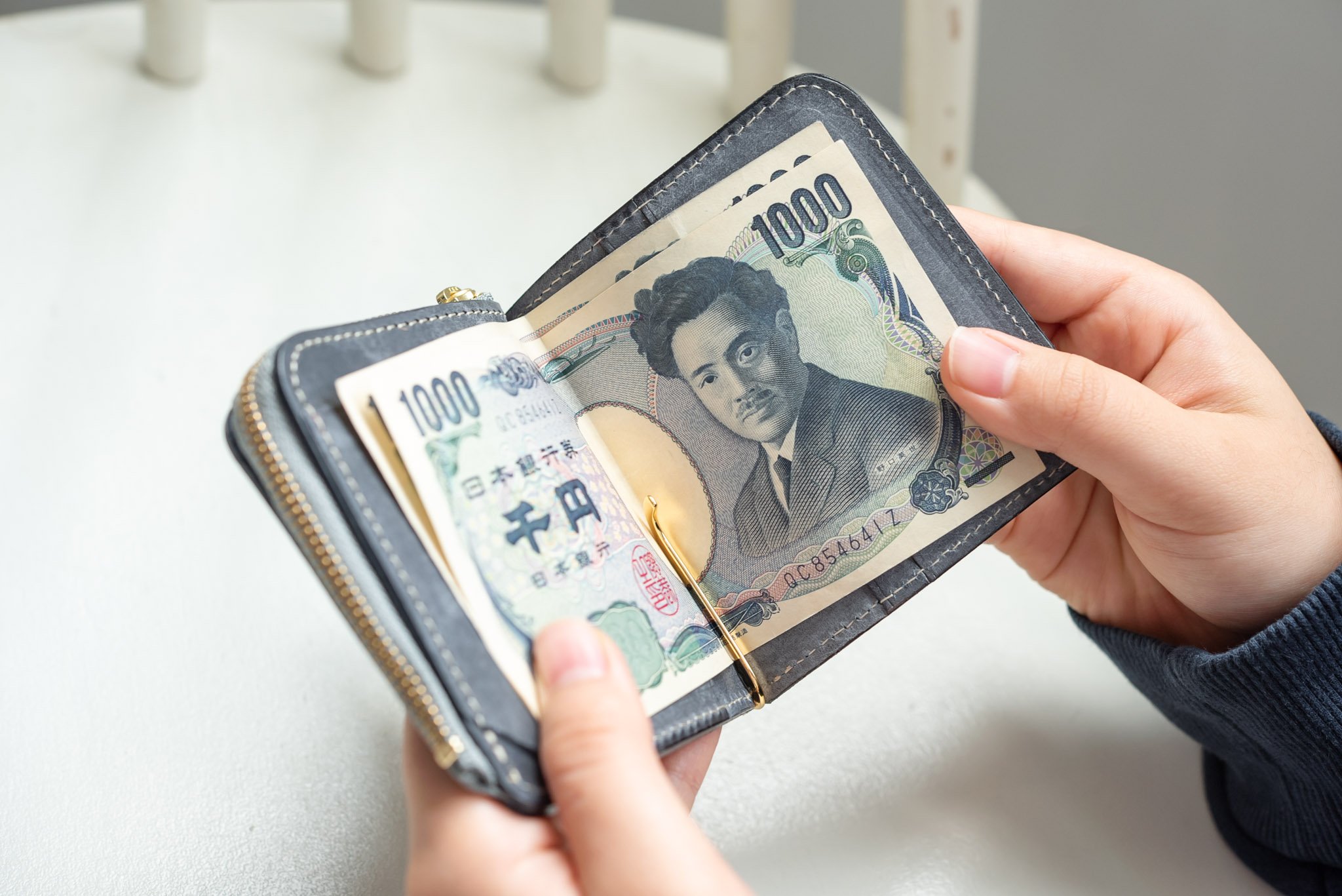 たどり着いた未来の財布。薄く、小さく、なくさない財布「aile たどり着いた未来の財布。薄く、小さく、なくさない財布「aile