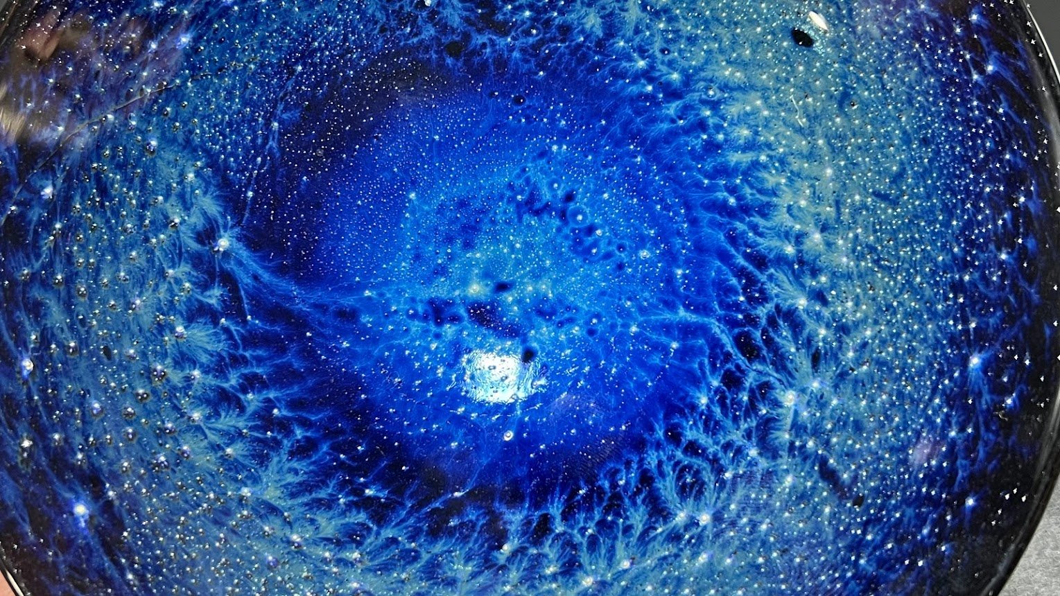 宇宙を楽しむ器 ”アイリス” 10年の歳月を掛けて確立した奇跡の 宇宙を楽しむ器 ”アイリス” 10年の歳月を掛けて確立した奇跡の