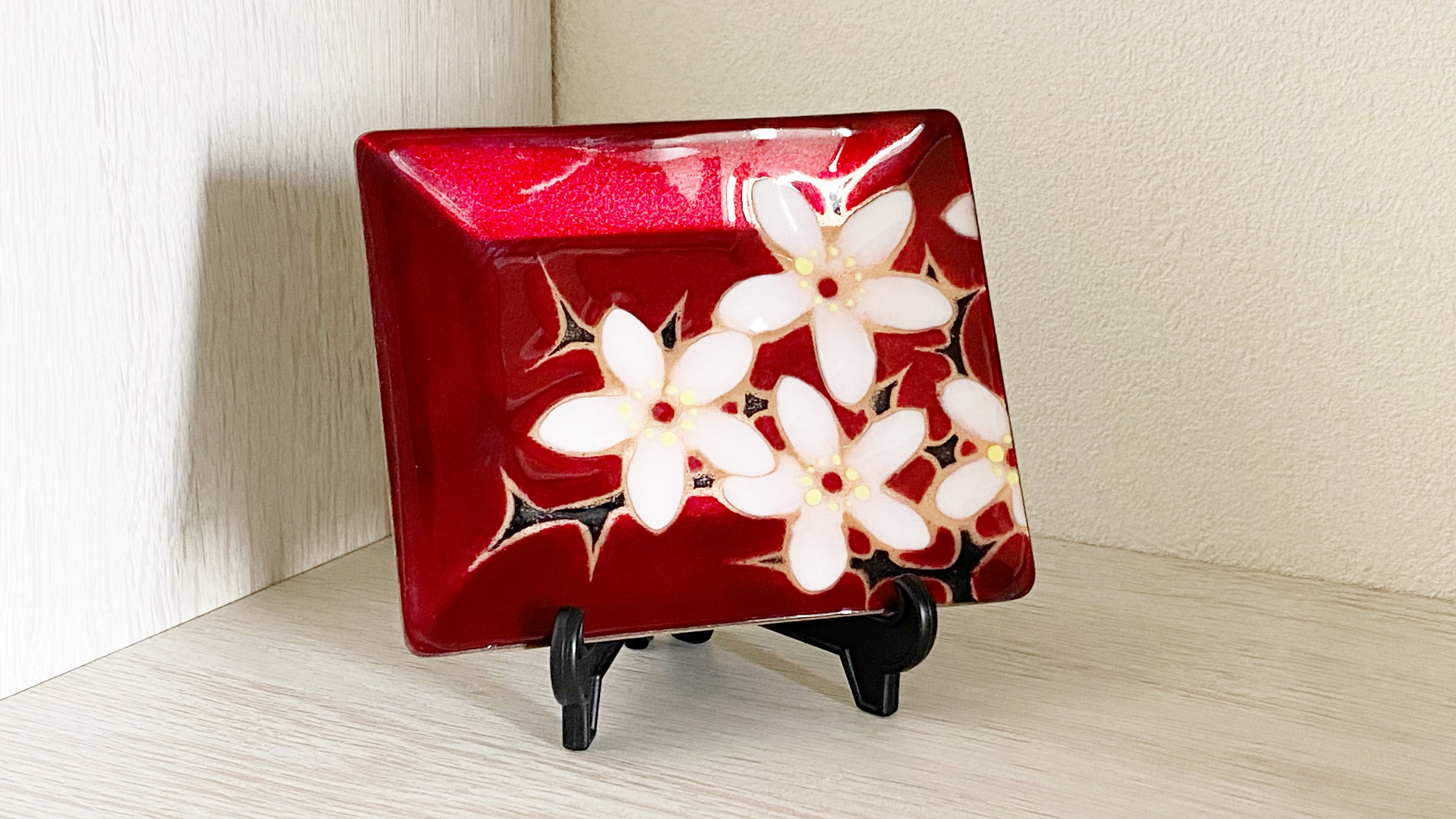 明治から受け継がれる伝統工芸×職人女子 2023年を彩る干支とお花の