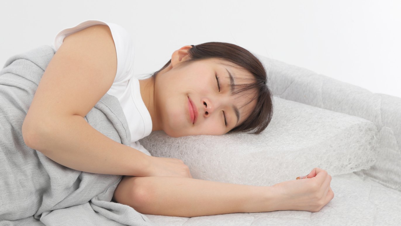 80％が空気でできた枕 Aero Nest】高反発の3D繊維で、深い眠りをお届け 