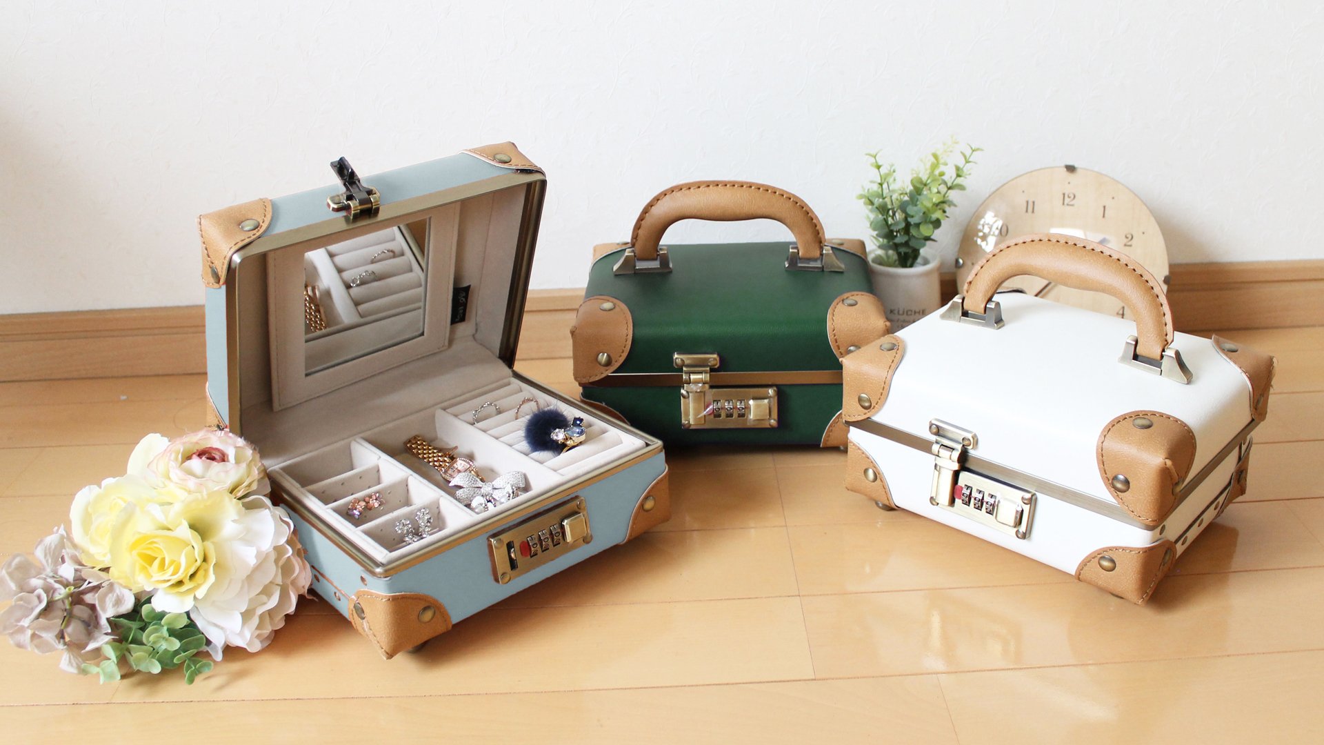 鞄の専門メーカーが手がけた、おしゃれに飾って持ち運べるトランク