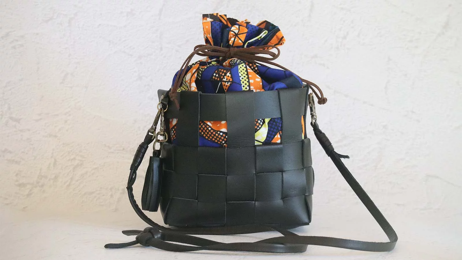 REGALの端革xアフリカ布の端布】編み込み窓からアフリカ布が見える大人 