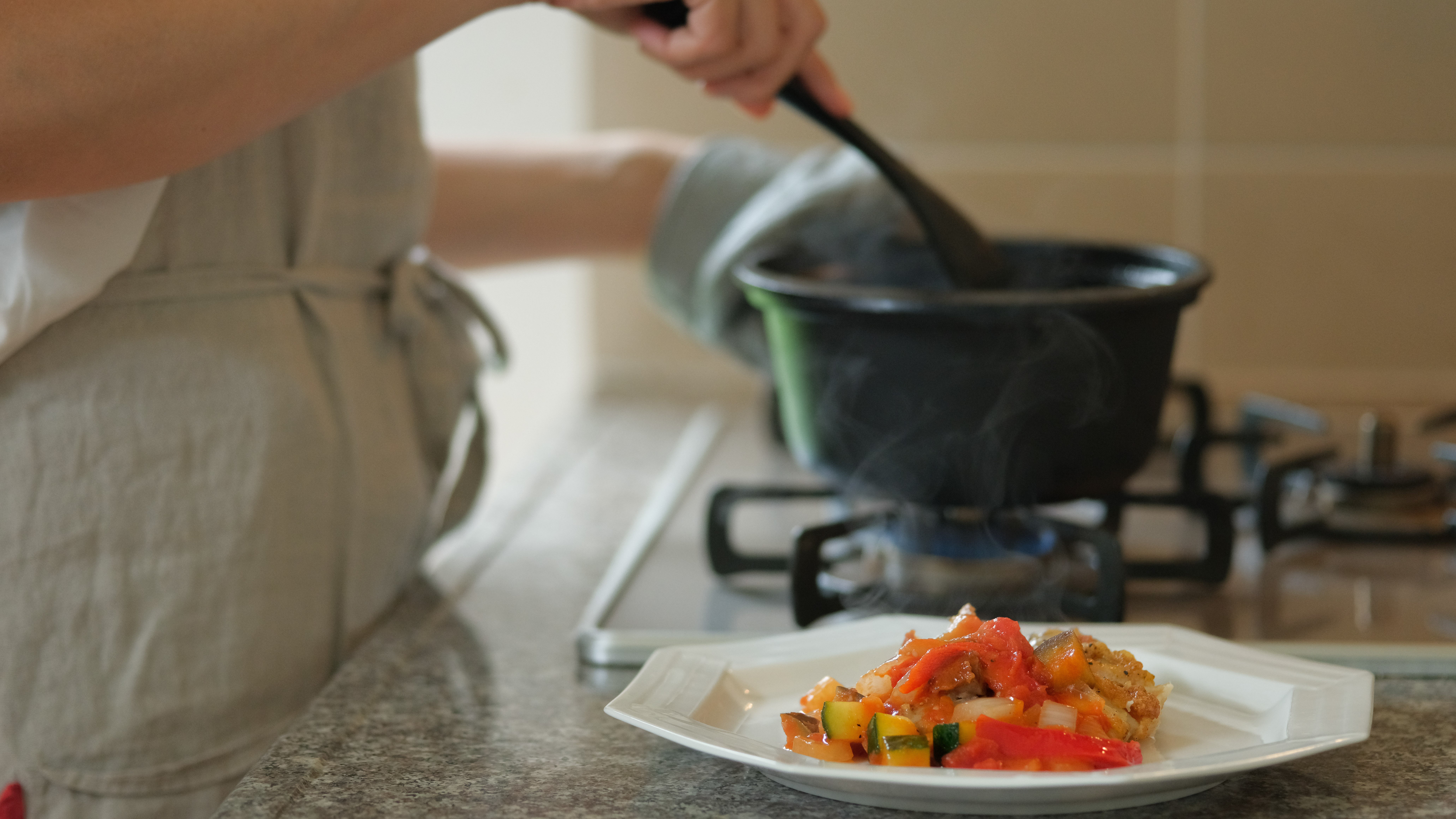 創業174年､南部鉄器工房の子育てパパ・ママによる食卓を豊かにする鉄鍋