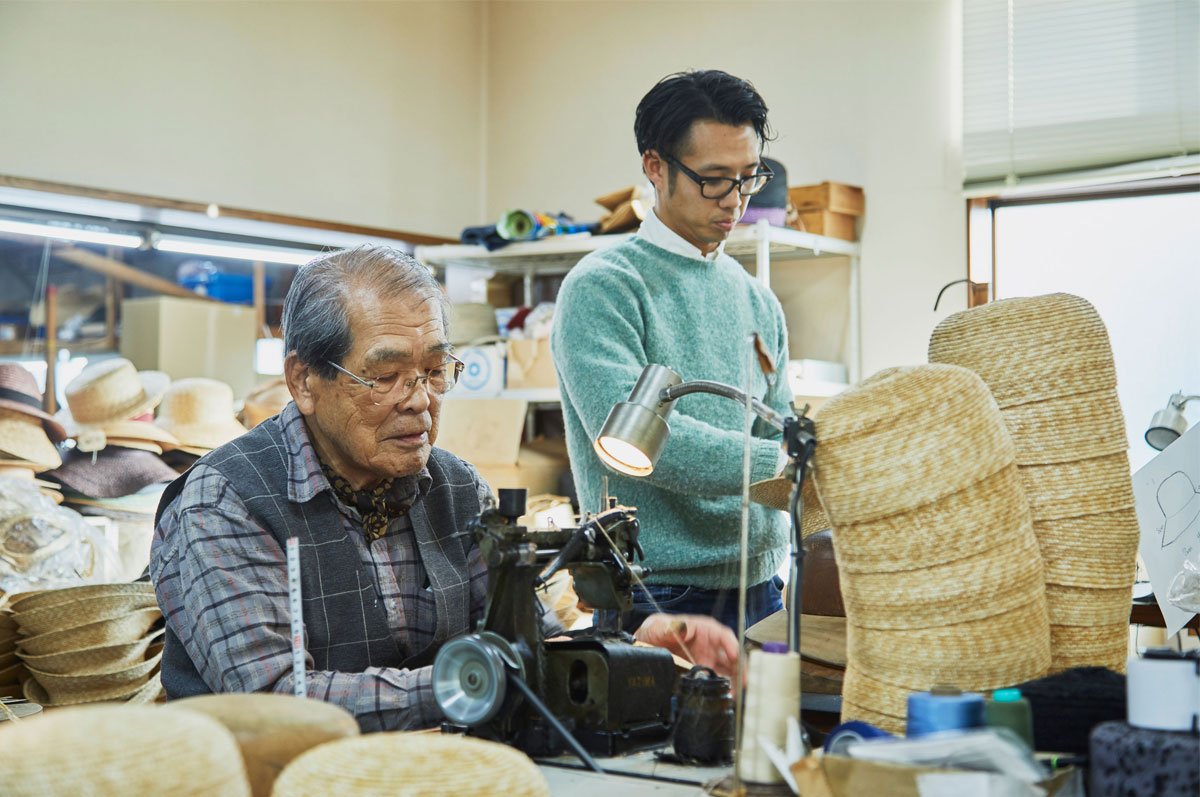 創業明治13年、職人が一つひとつ仕上げる日本製本物の麦わら帽子を届け