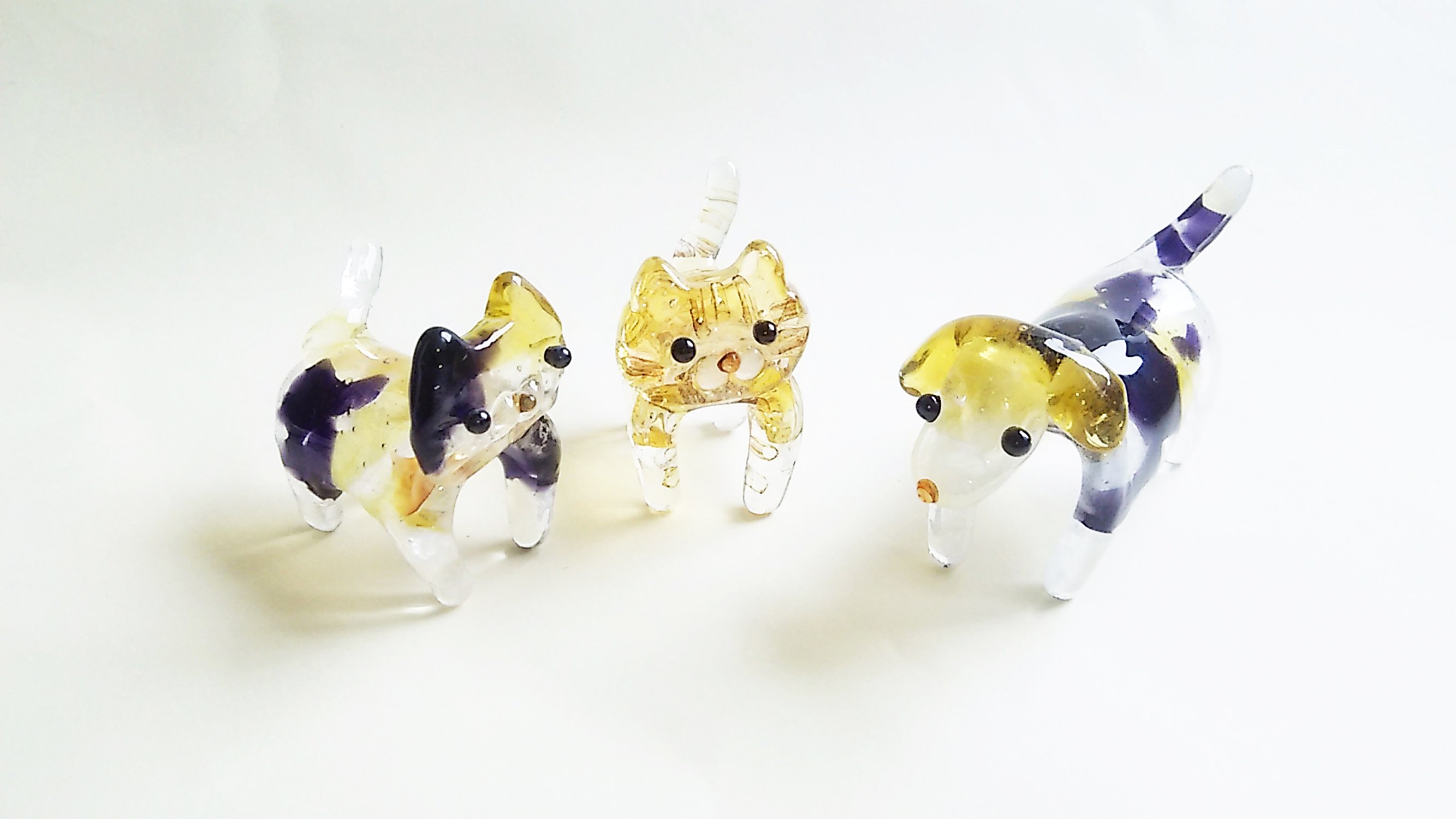 ガラス 犬 戌 柴犬 作家さん手作り 透明なガラスで、手のひらサイズの犬や猫をお届けします｜Creema SPRINGS