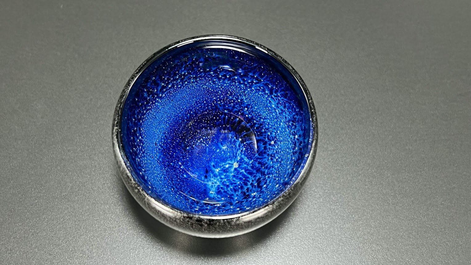 宇宙を楽しむ器 ”アイリス” 10年の歳月を掛けて確立した奇跡の 宇宙を楽しむ器 ”アイリス” 10年の歳月を掛けて確立した奇跡の