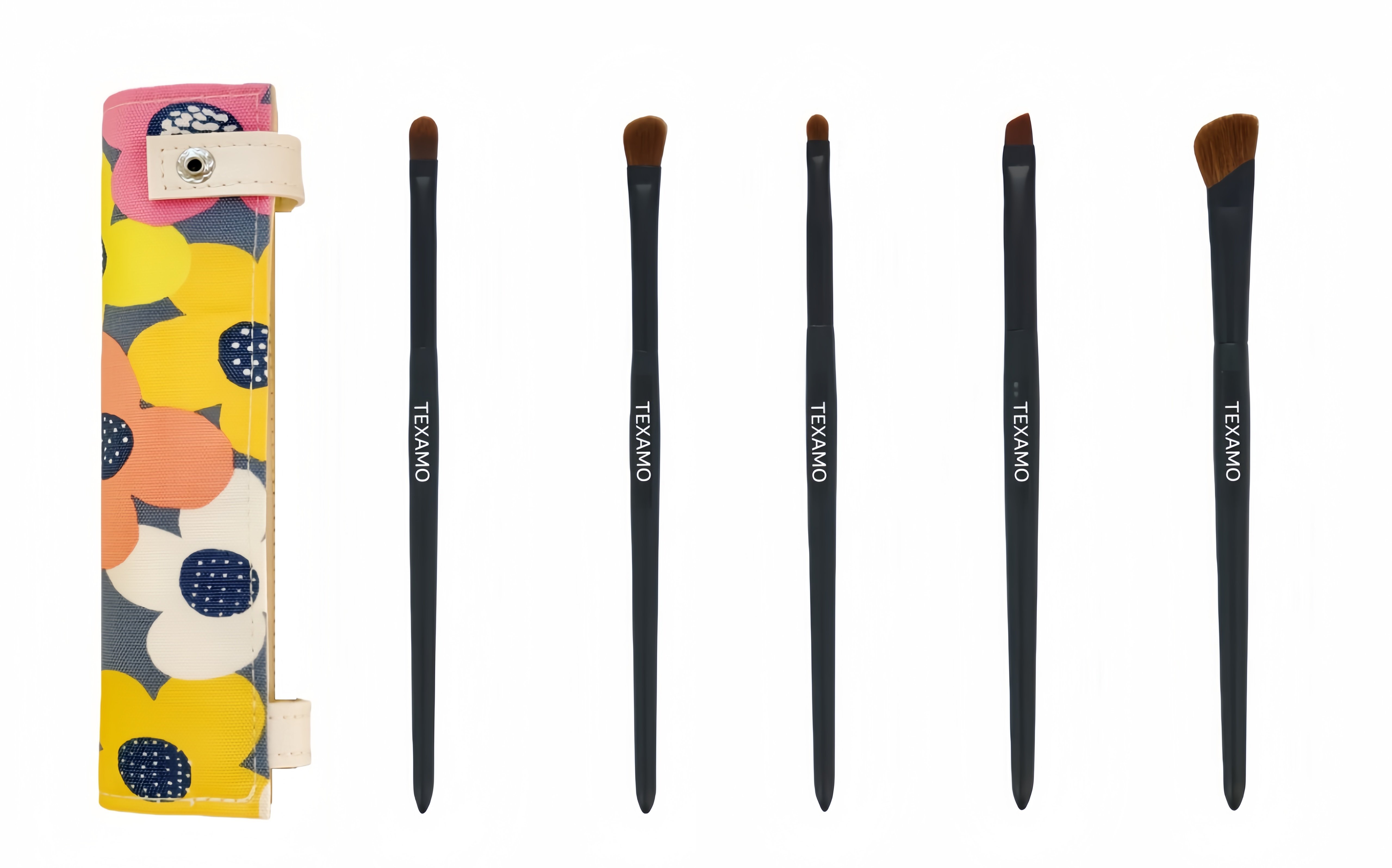 上質な使い心地と美仕上がり。 旅先でも自宅でも。 TEXAMOメイクブラシ