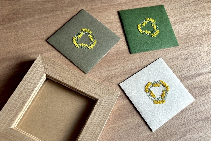 【木製フレーム】ウェルカムボード　ミモザ刺繍　27×27cm 木製フレーム】ウェルカムボード ミモザ刺繍 27×27cm