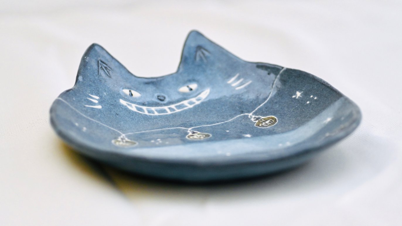 世界に一つだけの陶器の絵本プロジェクト ～8月の展示会から25ヶ月掛け