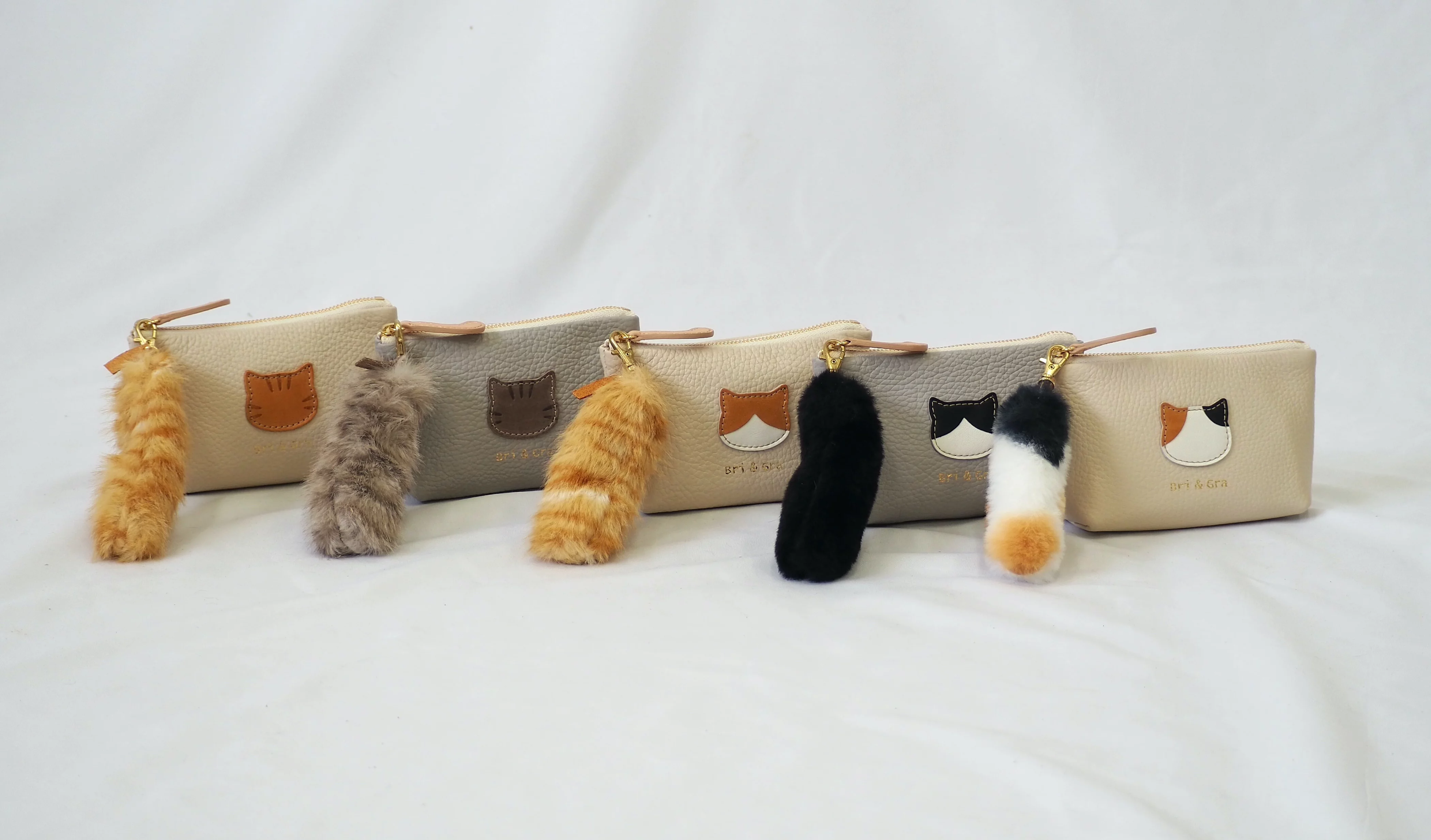 日常使いできる上品さ。さりげなく猫を感じる。職人が作る本革 