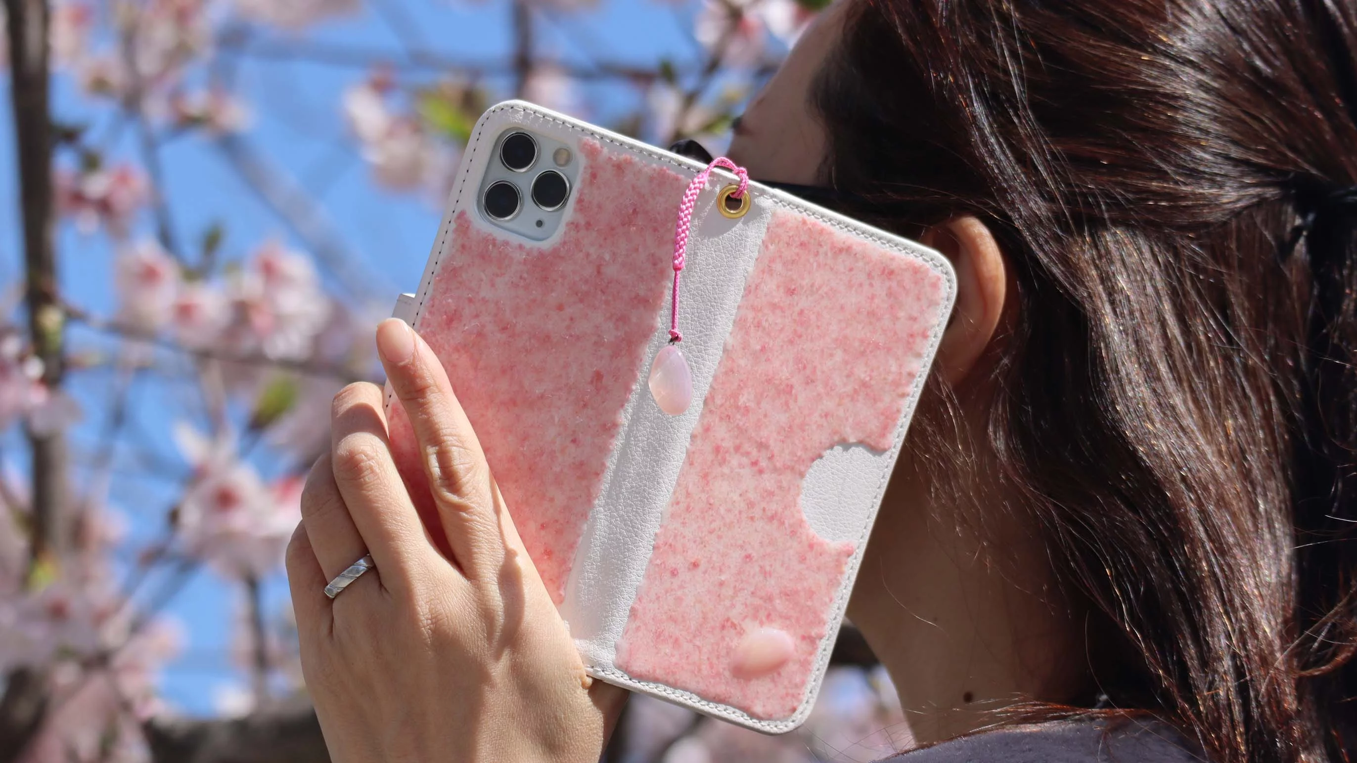 Kuling Sakura Shell 鎌倉のさくら貝を集めて作った大人かわいい 「Crushed Sakura Shell」スマホケース|Creema SPRINGS