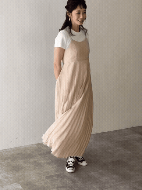 贅沢なフレンチリネンで仕立てた、美しさが続く洗えるプリーツキャミ