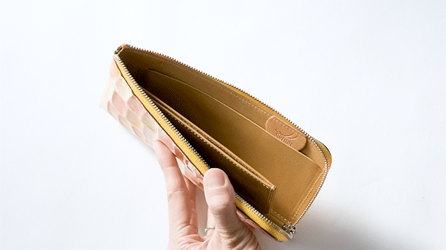 手元で輝く】大人カワイイ本革使用！コンパクトで実用的！財布職人が