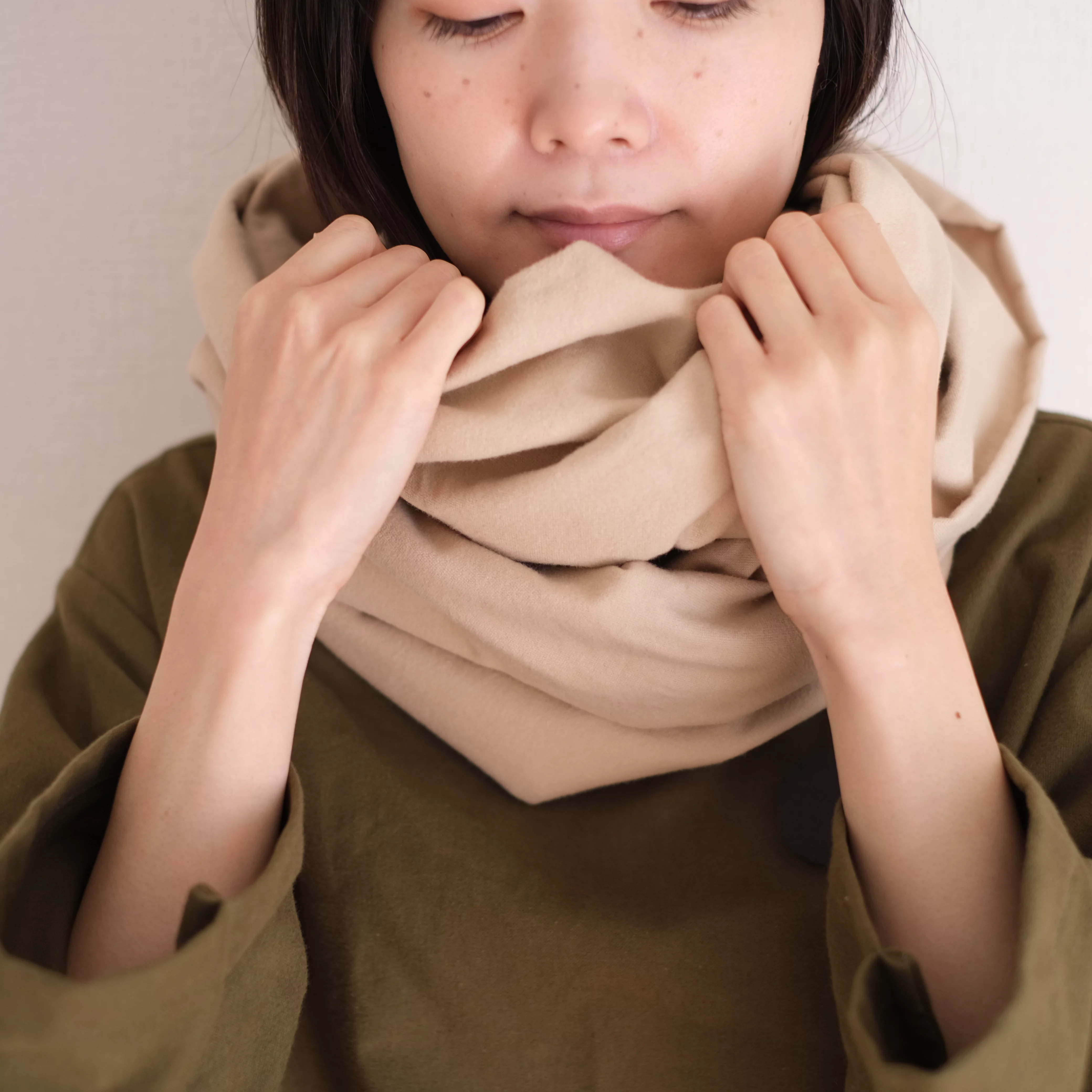 この冬をぬくぬく過ごそう スヌードがブランケットにもなる！？ 肌が