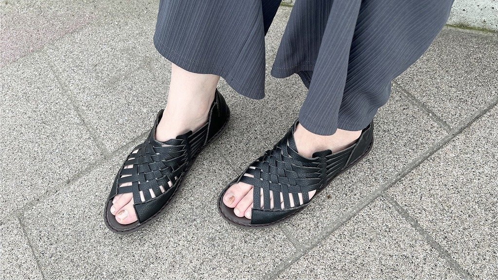 極やわ素材♪ まるで靴下感覚のマイクロファイバー編み込みサンダル