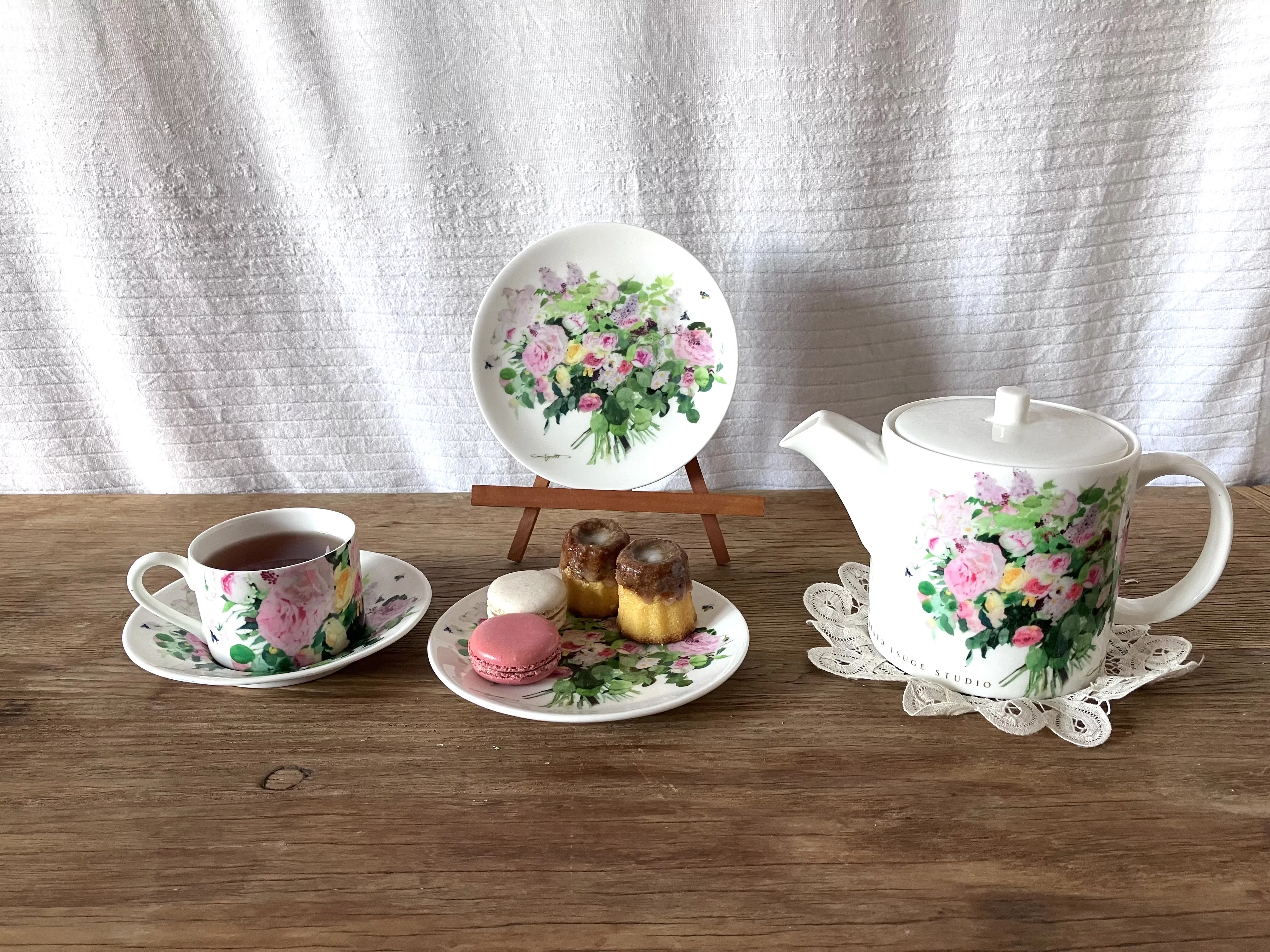 英国特注ストレート磁器】画家柘植彩子が美濃和紙と絹絵落款で包む最